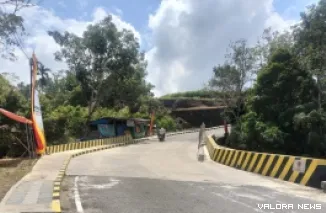 Jembatan yang menghubungkan daerah Tanjung--Tanah Bato yang sudah dibangun ulang setelah rusak berat akibat banjir bandang, tanggal 11 Mei 2024 lalu. (humas)