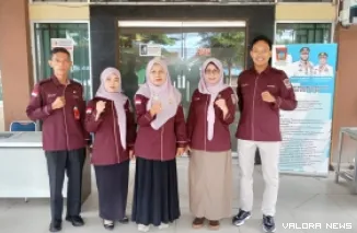 Personel layanan publik di kantor kecamatan Nanggalo. (humas)