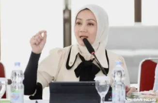 Anggota Komisi VIII DPR RI, Atalia Praratya saat kunjungan ke Sekolah Rakyat Sentra Terpadu Prof Dr Soeharso du Surakarta, Jawa Tengah, Rabu (16/7/2025). (humas)