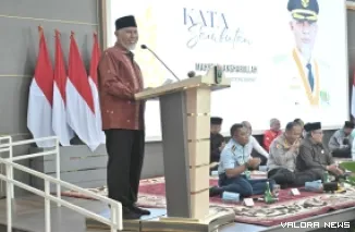 Gubernur Sumbar, Mahyeldi memberikan sambutan pada pelantikan pengurus IPSI Sumbar 2025-2029 di Auditorium Gubernuran, Kamis. (humas)