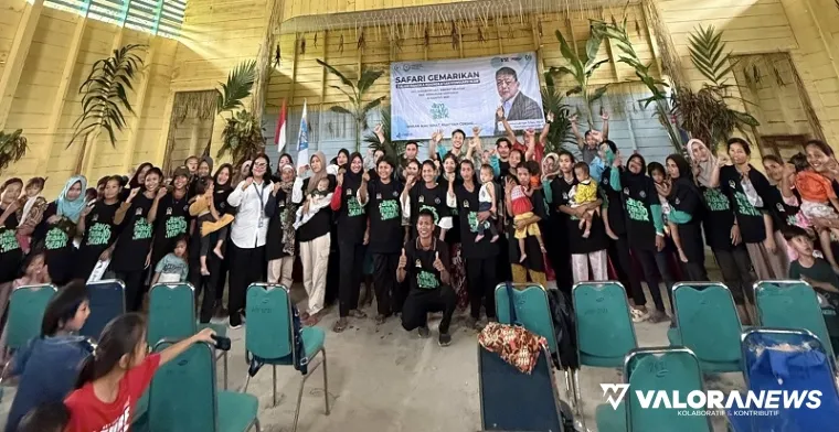 Peserta Safari Gerakan Memasyarakatkan Makan Ikan (Gemar Ikan) Desa Matotonan, Kecamatan Siberut Selatan, Kabupaten Kepulauan Mentawai, foto bersama usai sosialisasi yang digelar di Balai Desa Matotonan, Jumat. (istimewa)