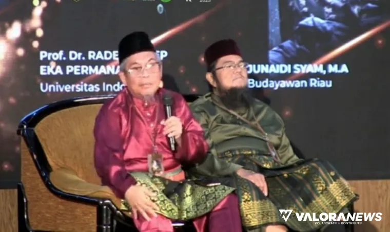 Ketum LAMR, Datuk Seri H Taufik Ikram Jamil jadi pemateri pada Simposium Melayu Serumpun berkaitan dengan Pekan Budaya Melayu Serumpun di Pekanbaru, Jumat pagi. (humas)