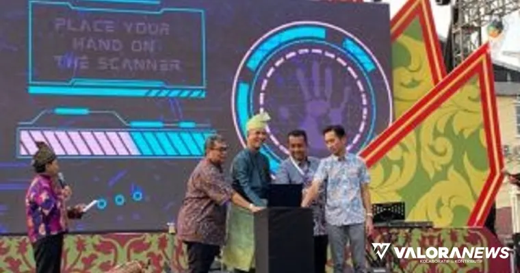 Pj Sekdaprov Riau, M Job Kurniawan bersama KJRI Johor Bahru, Sigit S Widiyanto, Konsul Malaysia di Pekanbaru, Muhammed Hoesnie Shahiran, dan Kadis Pariwisata Riau, Roni Rakhmat saat peluncuran JIWA di Pekanbaru, Sabtu sore. (humas)