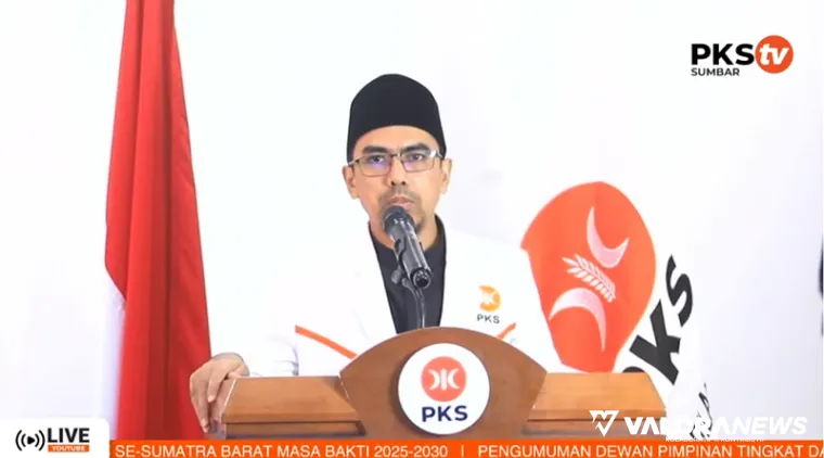 Ketua DPW PKS Sumatera Barat, Ulyadi saat pengumuman DPTD se-Sumatera Barat secara daring, Kamis. (tangkapan layar)