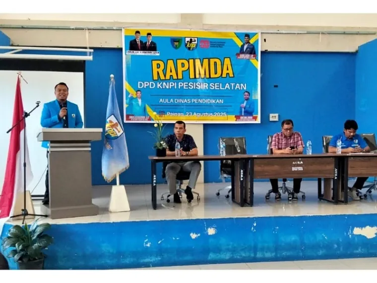 DPD KNPI Kabupaten Pesisir Selatan Sumatera Barat, menggelar Rapimda ke - XV, di Gedung Pertemuan Kantor Dinas Pendidikan & Kebudayaan setempat, di Painan, Kecamatan IV Jurai, Sabtu (23/8/2025). FOTO: tusrisep