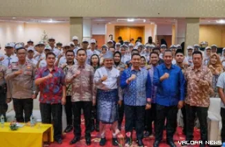 Wakil Wali Kota Pekanbaru, Markarius Anwar secara resmi membuka Training Center (TC) bagi Pasukan Pengibar Bendera Pusaka (Paskibraka), di Pekanbaru, Sabtu. (humas)