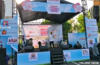 Plh Kepala Perwaikilan BI Sumatera Barat, Dandy Indarto Seno Membuka Pekan QRIS Nasional 2025, di Pelataran Parkir Kantor Perwakilan BI Sumatera Barat, Ahad. (veby rikiyanto)