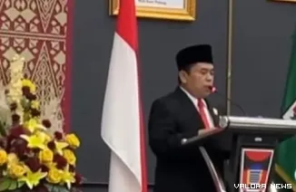 Juru bicara Fraksi PKS DPRD Padang, Mulyadi Muslim menyampaikan pendapat akhir tentang KUA PPAS Tahun 2026 dalam rapat paripurna, Rabu. (humas)