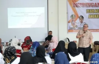 Ketua DPRD Sumbar, Muhidi jadi narasumber pada pelatihan Pluzi Academy Angkatan IV di Aula PLUT KUMKM Dinas Koperasi dan UMKM Sumbar, Selasa. (humas)
