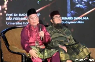 Ketum LAMR, Datuk Seri H Taufik Ikram Jamil jadi pemateri pada Simposium Melayu Serumpun berkaitan dengan Pekan Budaya Melayu Serumpun di Pekanbaru, Jumat pagi. (humas)