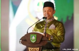 Gubernur Riau, Abdul Wahid memberikan arahan pada pembukaan MTQ ke-43 tingkat Provinsi Riau di Lapangan Pasir Andam Dewi, Bengkalis, Jumat malam. (humas)