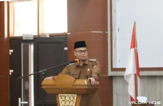 Wakil Wali Kota Bukittinggi, Ibnu Azis membuka kegiatan Konsultasi Publik I Kajian Lingkungan Hidup Strategis (KLHS) Rencana Tata Ruang Wilayah (RTRW) Bukittinggi Tahun 2025-2045, Selasa.  (humas)