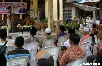 Anggota DPRD Sumbar, Muhammad Yasin menyerap aspirasi warga Nagari Lurah Ampalu, Kecamatan VII Koto Sungai Sariak, Senin. (humas)