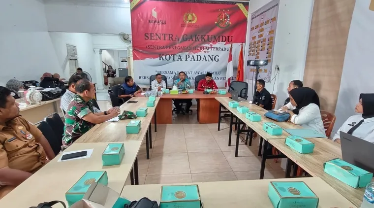 Bawaslu Padang Gelar Penguatan Kelembagaan PDPB di Aula Kantor Bawaslu Padang, Selasa (16/9/2025) (ist)