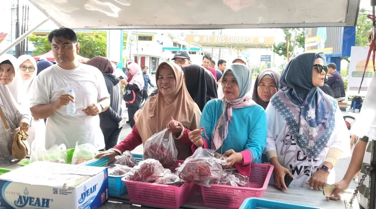 Harga Cabai Tembus Rp80 Ribu, Pemprov Sumbar dan BI Hadirkan Pasar Murah di CFD Padang