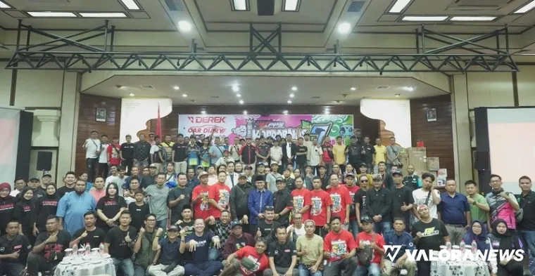 Wawako Bukittinggi, Ibnu Azis foto bersama dengan panitia dan peserta Kopdarnas ke-7 KPPS, di Balai Sidang Bung Hatta, Ahad. (humas)