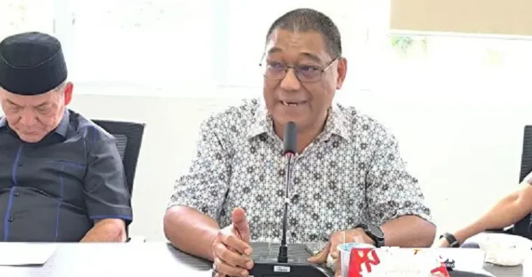 Ketua Komisi I DPRD Padang, Usmardi Thareb saat pembahasan KUA-PPAS 2026, Senin. (humas)