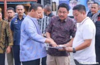 Wali Kota Pekanbaru, Agung Nugroho bersama jajaran meninjau kawasan MPP Pekanbaru, Kamis. (humas)