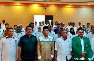 Ketua LKP DPW PKB Sumbar Rudi Hartono (Baju Coklat), Ketua DPC PKB Pessel Indra Jaya, (Baju Putih) dan Ketua DPRD Pessel Darmansyah (Baju Hitam), di Painan, Sabtu (27/9/2025). FOTO: DOK DPC PKB Pessel