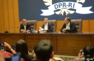 Wakil Ketua DPR RI, Sufmi Dasco Ahmad dalam konferensi pers di Kompleks Parlemen, Senayan, Jakarta, Jumat. (humas)