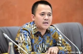 Anggota Komisi VI DPR RI, Mufti Aimah Nurul Anam saat Rapat Kerja Komisi VI DPR RI dengan Badan Perlindungan Konsumen Nasional (BPKN) di Gedung Nusantara I, Senayan, Rabu. (humas)
