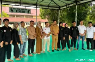 Wakil Gubernur Sumbar, Vasko Ruseimy sambangi pesilat tengah berlatih jelang berlaga pada event Kejurnas IPSI 2025 di Jakarta, Selasa. (humas)