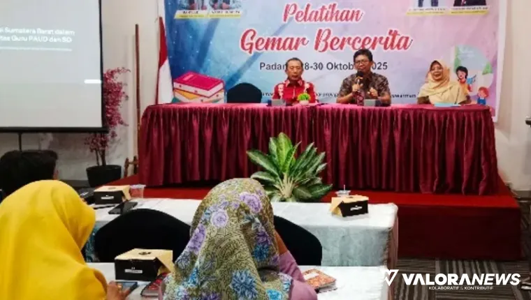Anggota DPRD Sumbar, Gustami Hidaya pada pembukaan pelatihan bercerita yang digelar Museum Adityawarman Padang, selama tiga hari di Padang, Selasa. Pelatihan ini diikuti 240 peserta dengan tiga gelombang pelaksanaan. (humas)