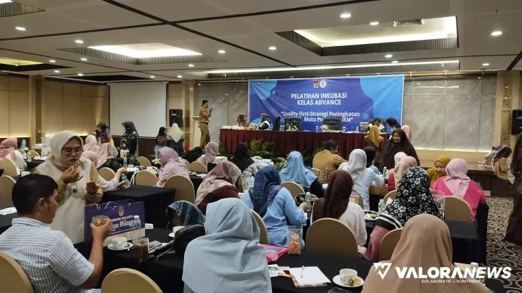 Para Pelaku UMKM Mengikut Pelatihan Inkubasi Kelas Advance yang Digelar Dinas Koperasi dan UKM Kota Padang, Selasa (21/10/2025)