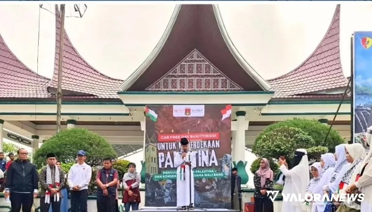 Wawako Bukittinggi, Ibnu Azis mengikuti kegiatan Car Free Day  Bukittinggi untuk Kemerdekaan Palestina, Ahad. (hamriadi)