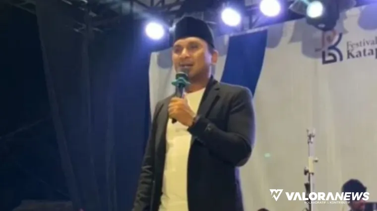 Anggota DPRD Sumatera Barat, Firdaus pada penutupan Silat Tradisional di Nagari Katapiang Kabupaten Padangpariaman, Senin (27/10/2025) malam. (humas)