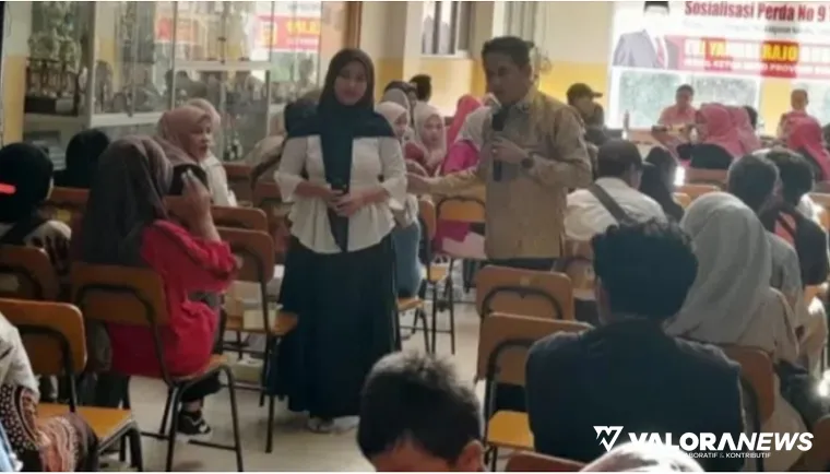 Wakil Ketua DPRD Sumbar, Evi Yandri Rajo Budiman menggelar Sosper No.9 Tahun 2018 di Aula SMK Negeri 5 Kota Padang Sabtu (25/10/2025).