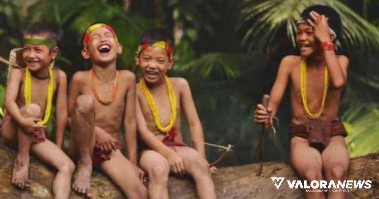Anak suku Mentawai yang masih mempertahankan pola hidup zaman nenek moyang. (humas)