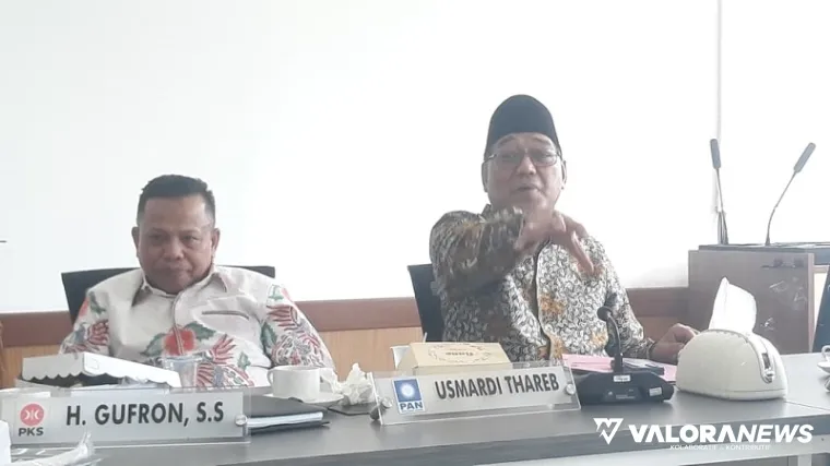 Ketua Komisi I DPRD Padang, Usmardi Thareb memimpin rapat bersama Asisten I Setdako Padang, Bagian Hukum, Dinas Pertanahan, serta Badan Pengelola Keuangan Daerah (BPKD) bidang aset, Senin. (humas)