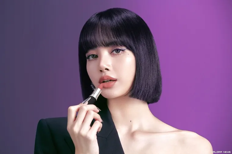 Foto-Foto Lisa BLACKPINK yang Bikin Susah Berpaling