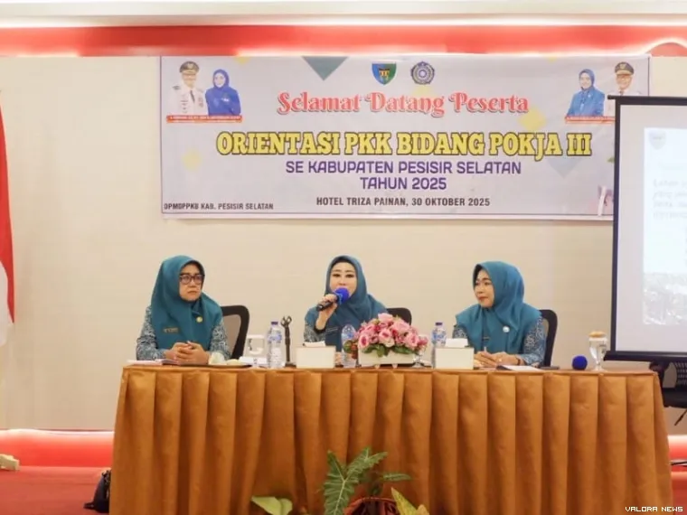 Acara orientasi PKK Bidang Pokja III se-Kabupaten Pesisir Selatan, di salah satu hotel di Painan, Kamis 30 Oktober 2025. FOTO: Dok Diskominfo Pessel