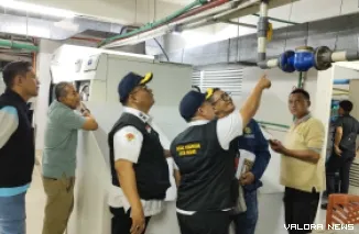 Tim Satgas Pendapatan Kota Padang Saat Melakukan Peninjauan Pada Salah Satu Objek Pajak di Padang, Rabu (29/10/2025)