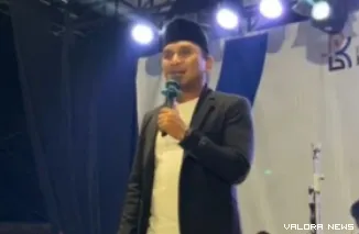 Anggota DPRD Sumatera Barat, Firdaus pada penutupan Silat Tradisional di Nagari Katapiang Kabupaten Padangpariaman, Senin (27/10/2025) malam. (humas)