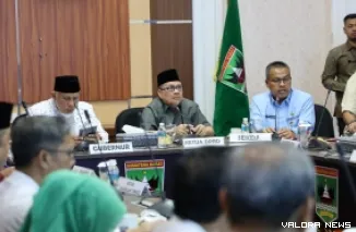 Ketua DPRD Sumbar, Muhidi jadi narasumber FGD Forkopimda Sumatera Barat tentang penanganan illegal mining, illegal fishing serta antisipasi kelangkaan BBM bersubsidi, di Istana Gubernur Sumbar, Jumat. (humas)