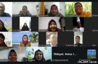 Suasana rapat secara daring yang digelar panitia pelaksana Kongres VII DPP IKA Unand, Sabtu. (humas)