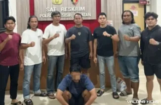 Pelaku saat diamankan Tim Opsnal Satreskrim Polres Pesisir Selatan, Jumat (Dok. Polres Pessel)