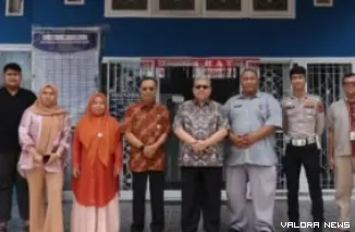 Ketua DPRD Sumbar, Muhidi saat melaksanakan kunjungan kerja ke UPTD Samsat Kabupaten Pasaman Barat, Sabtu. (humas)