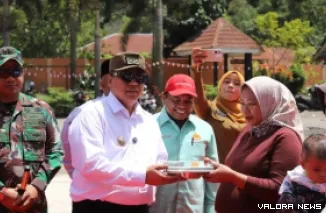 Walikota Padang Panjang saat meluncurkan program MBG perdana beberapa waktu lalu (Dok. Humas Pemko Padang Panjang)