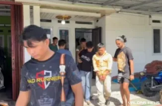 Pelaku saat diamankan oleh Tim Resmob Polda Sumbar. (Dok. Ist)