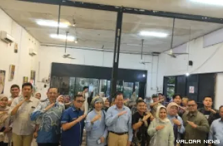 Foto Bersama Peserta dan Narasumber Pada Kegiatan Sosialisasi Hak Kekayaan Intelektual yang Diselenggarakan Dinas Koperasi dan UKM Kota Padang, Sabtu (18/10/2025)