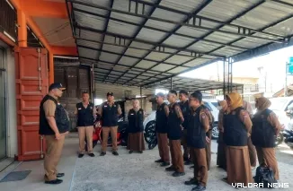 Sekretaris Bapenda Kota Padang Fuji Astomi Memimpin Apel Tim Satgas Pendapatan Sebelum Turun ke Lapangan Melakukan Sosialisasi dan Pendataan (*)