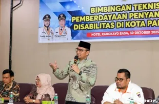 Kepala Dinas Sosial Kota Padang Heriza Syafani, Saat Membuka Kegiatan Bimtek Bagi Penyandang Disabilitas, Kamis (30/10/2025)