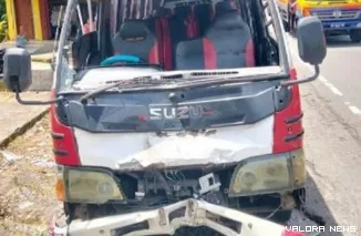 Kondisi bus yang mengalami kecelakaan di Jalan Padang--Bukittinggi, tepatnya di Korong Kandang Ampek, Kayu Tanam, Kabupaten Padang Pariaman, Selasa pagi. (Dok. Ist)