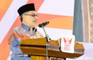 Ketua DPRD Sumbar, Muhidi memberikan sambutan pada kegiatan Sumbar Expo 2025, di Hotel Trumtum Padang, Senin. (humas)