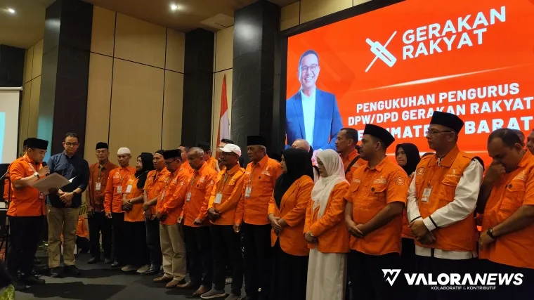 Ketua Umum Gerakan Rakyat, Sahril Hamid Didampingi Tokoh Inspiratif Nasional Anies Baswedan, Melantik Kepengurusan DPW dan DPD Gerakan Rakyat se Provinsi Sumatera Barat, Sabtu (1/11/2025)