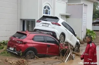 Banjir bandang yang melanda kawasan Lumin Park (Dok. Humas BPBD Sumbar)